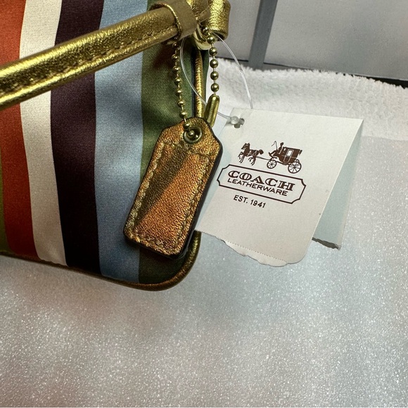NWT Coach legacy print Women's wristlet - Picture 6 of 10